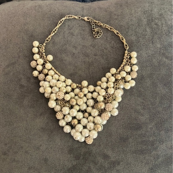 Faux Pearl Necklace - Picture 2 of 4